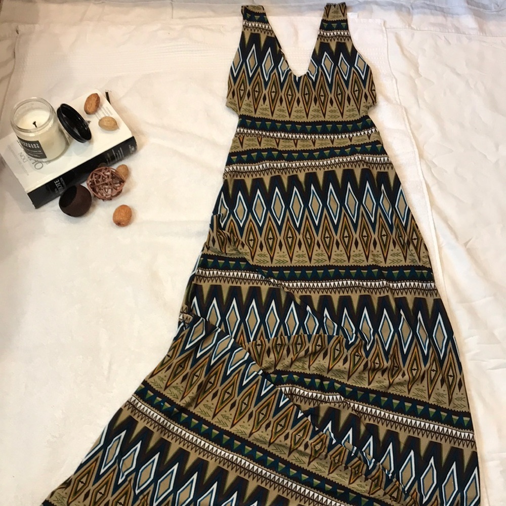 Cute long dress.